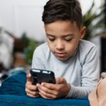 Don’t Give Smartphones To Kids Under 11, UK Network Operator Warns Parents