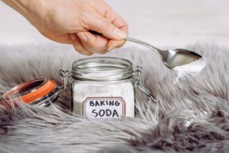 removing carpet stain with baking soda