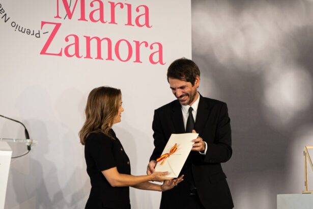 ‘Alcarràs” Maria Zamora Accepts Spain’s National Cinematography Award
