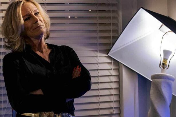 Jamie Lee Curtis Wins Best Guest Actress Emmy for “The Bear”