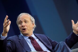 Ray Dalio says the Fed faces a tough balancing act