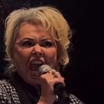 Roseanne Barr Screams Election Conspiracy Theories at Tucker Carlson Event