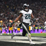 Saquon Barkley’s 3 TDs power Eagles to ‘sloppy’ win over Packers in Brazil