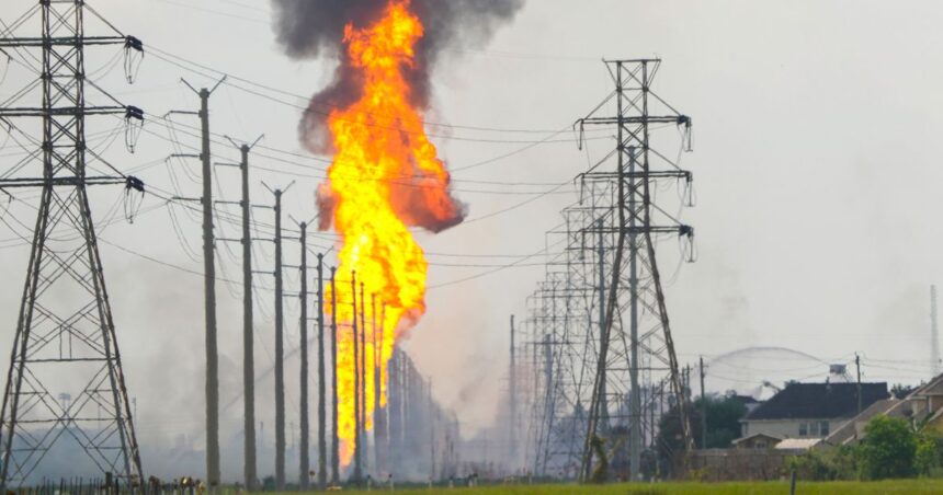 Texas Pipeline Explodes, Catches Homes On Fire In Houston Neighborhood