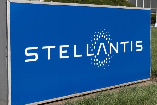 What’s Going On With Stellantis Stock Monday?