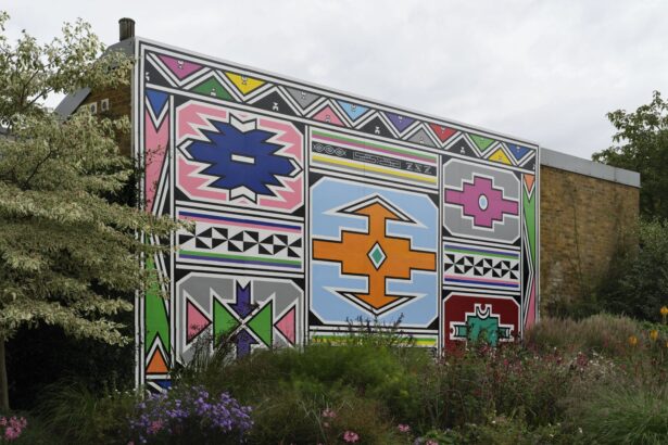 A Vibrant Ndebele Mural by Esther Mahlangu Illuminates Unity at Serpentine North — Colossal