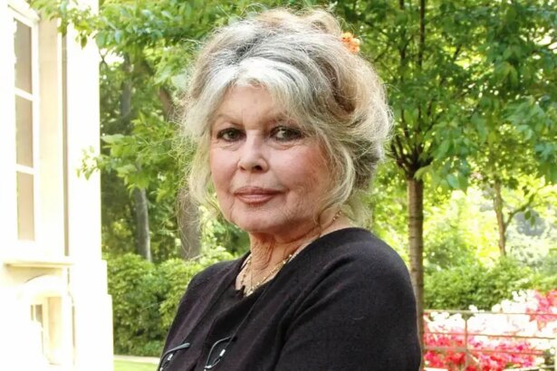 Former Sexpot Brigitte Bardot Scares Residents By ‘Looking Like Witch’