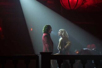 JOAQUIN PHOENIX as Arthur Fleck/Joker and LADY GAGA as Lee Quinzel in Warner Bros. Pictures’ “JOKER: FOLIE À DEUX,” a Warner Bros. Pictures release. (PRESS KIT)