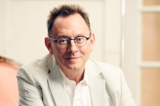 Michael Emerson To Join Wife Carrie Preston as a Star on 'Elsbeth'