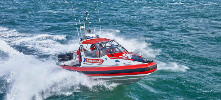 One dead after boat capsizes on Manukau Bar