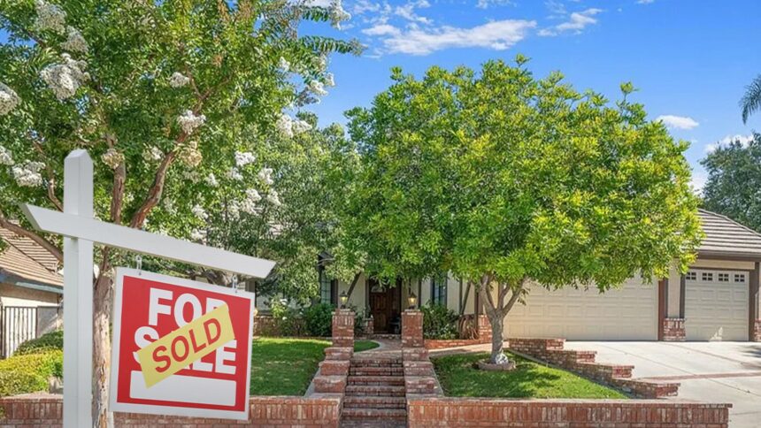 'Poltergeist' House Becoming Airbnb, Replicating Actual Film Set