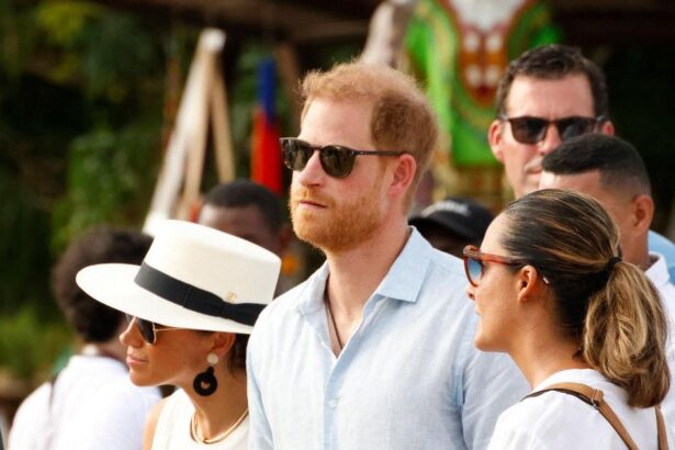 Prince Harry & Meghan Markle Are In ‘Crunch Talks’ After Solo Trips