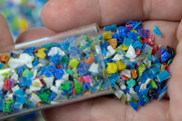 Researchers Shocked at Daily Level of Plasticizers in California’s Air : ScienceAlert