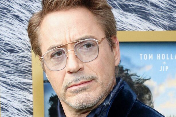 Robert Downey Jr. Is A ‘Mess’ After Broadway Debut: ‘Brutal Reviews!’