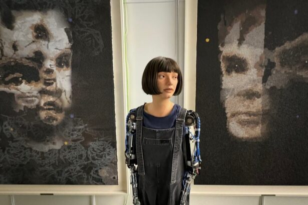 A Portrait of Alan Turing Made by an A.I.-Powered Robot Could Sell for Up to 0,000