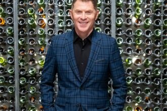 Bobby Flay Signs New Multiyear Deal at Food Network