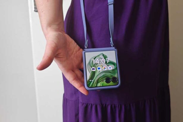 Can You Screenshot a Flip Phone Cover Screen?