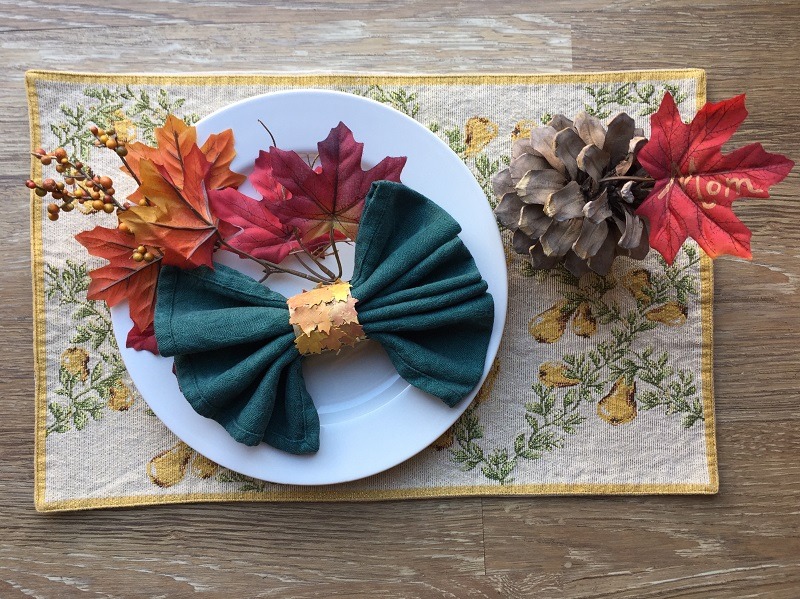 DIY Thanksgiving Decor Made by Upcycling