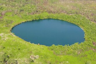 Deep 'Blue Hole' in The Bahamas Holds Secrets Going Back to The Ice Age : ScienceAlert