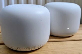 Google Nest Wifi router and point