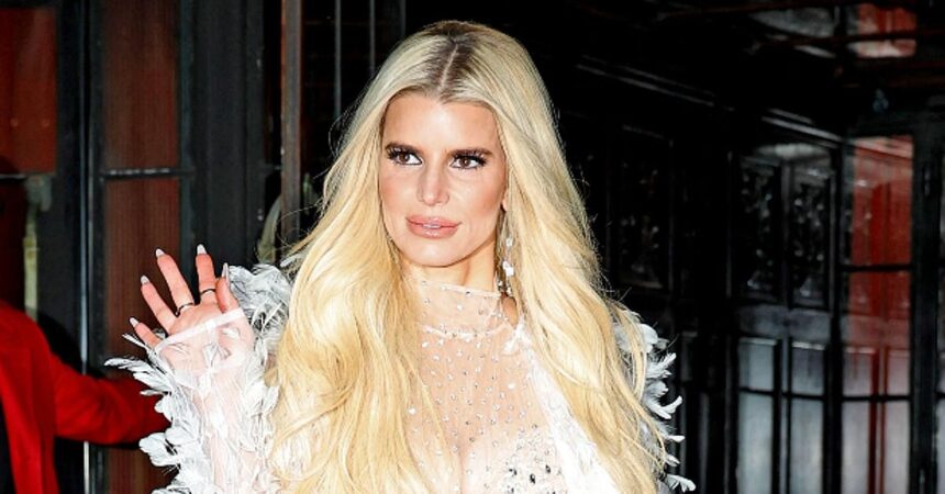 Jessica Simpson Ditches Wedding Ring Two Weeks After Trial Seperation