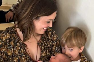 Mandy Moore Posts For Thanksgiving: ‘Oh So Thankful’ For Family