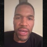 Michael Strahan Addresses National Anthem Backlash, I Wasn't Making a Statement!