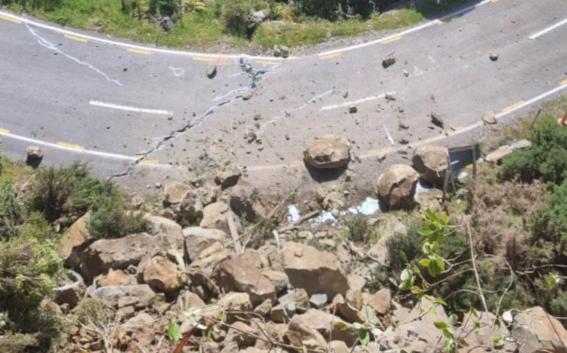 Rockfall clearance continues on West Coast highway