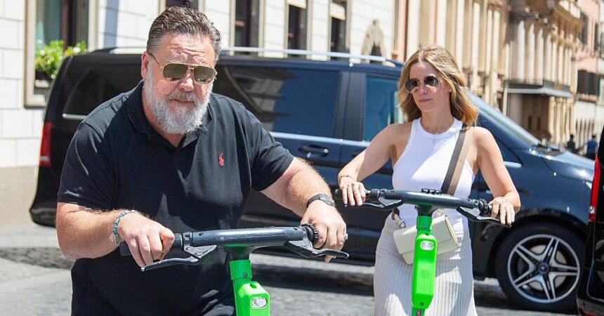 Russell Crowe Puts 'Wedding Plans On Ice' With Long-Term Partner