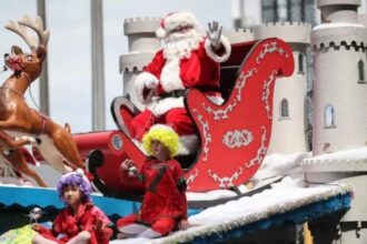 Santa told to wear seatbelt for Christchurch Xmas parade