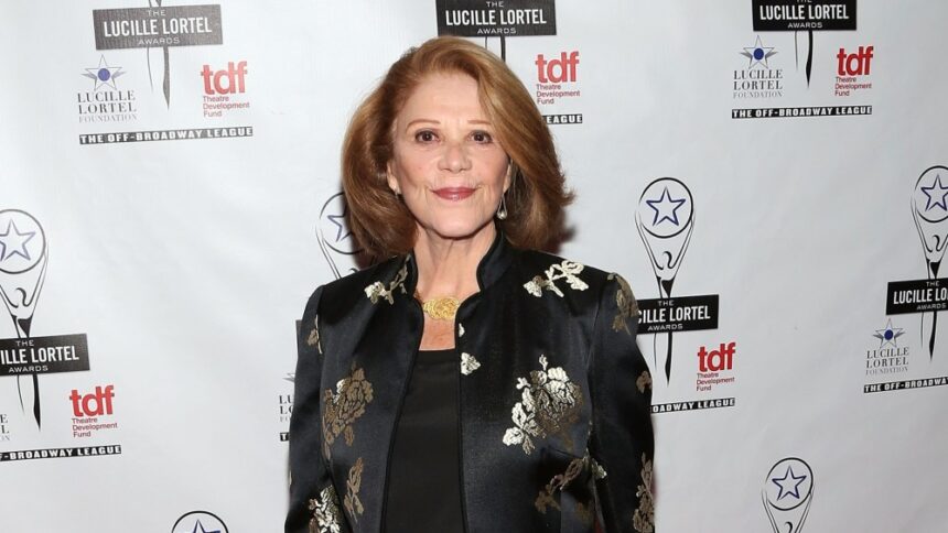 Allison Janney, Sarah Paulson and More React to Linda Lavin's Death