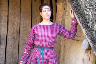 Ancient checked dress may be Europe's oldest two-colour garment