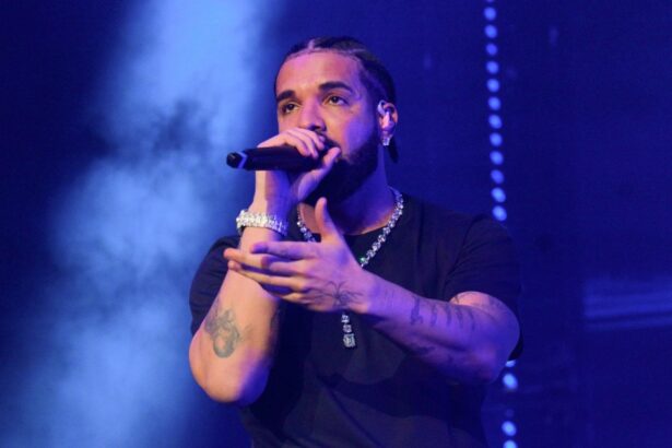 Drake Gifts ,000 to the Winner of a Toronto Lookalike Contest