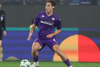 Fiorentina player collapse: Edoardo Bove in intensive care after collapsing in match versus Inter