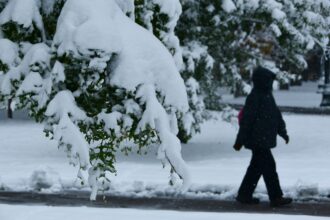 How much snow will fall in Colorado on Tuesday?