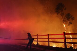 How the Franklin Fire in Malibu Is Being Stoked by the Santa Ana Winds