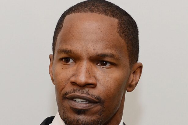 Jamie Foxx Recalls ‘Near-Death Experience’ In New Netflix Special