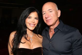 Jeff Bezos Shoots Down Claim That He's Spending $600 Million On His Wedding