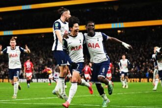 Tottenham survive defensive lapses in EFL Cup win over Man United, move on to semis to keep trophy hopes alive