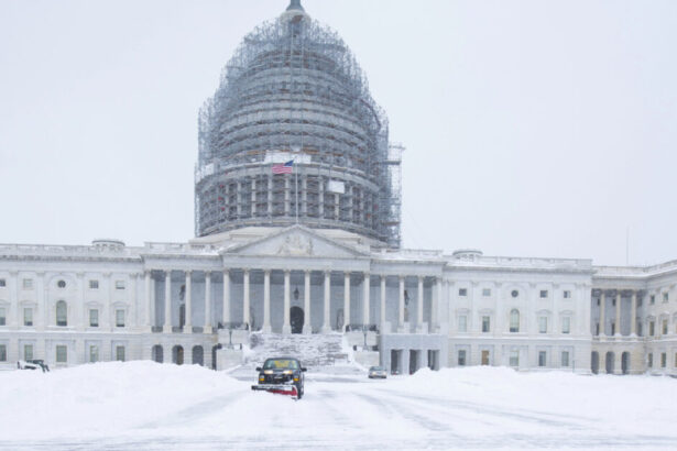 Biggest D.C. Snowstorm in Years Threatens to Derail 2024 Election Certification as Congress Flees Capital Despite Advisory to Stay |