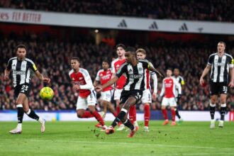 Isak scores 50th as Newcastle take control