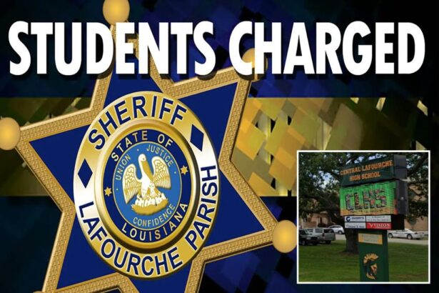 Louisiana high school teacher framed by female students for ‘inappropriate messages’ they actually sent: police