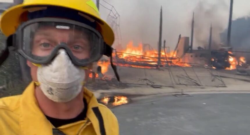 Multiple Homes Are Burning as Los Angeles Firefighters Are Having Issues with Water Pressure - Wildfire Rages Out of Control - Hydrants Are Dry (VIDEOS) | The Gateway Pundit