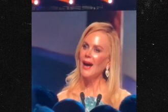 Nicole Kidman Tears Up Over Her Late Mom During Acceptance Speech, Video