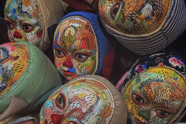 Reen Barrera’s Expressive ‘Ohlala’ Characters Evoke Emotions and Empowerment — Colossal