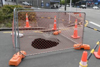 Repairs to sinkhole begin | Otago Daily Times Online News