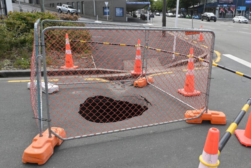 Repairs to sinkhole begin | Otago Daily Times Online News