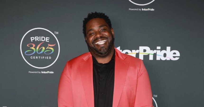 Ron Funches Labels Travis Kelce the Golden Retriever of Football