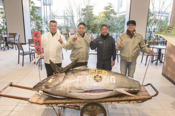 Massive Bluefin Tuna the Size of a Motorcycle Sells for .3 Million at a Japanese Fish Market