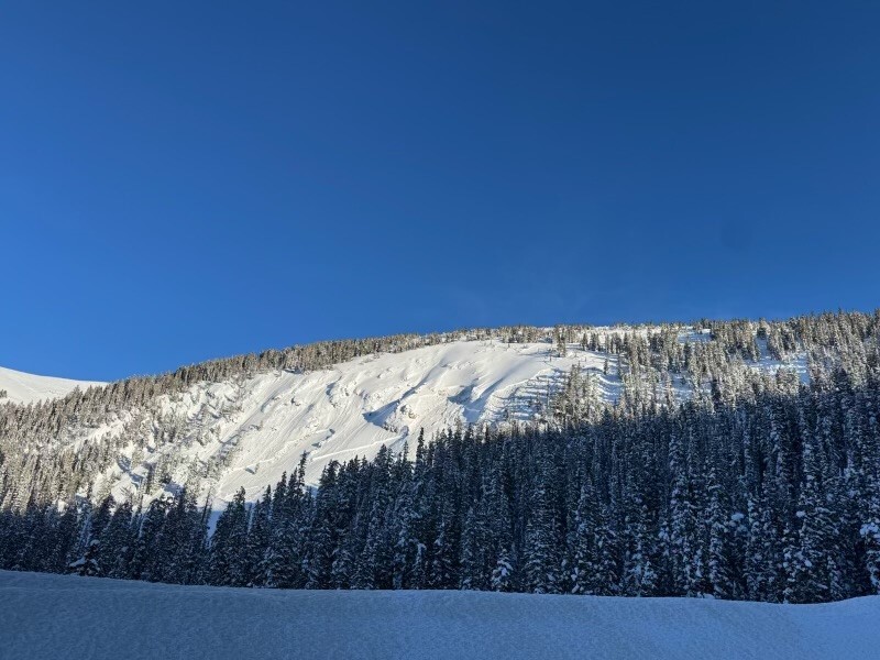 1 killed in avalanche near Berthoud Pass in Grand County